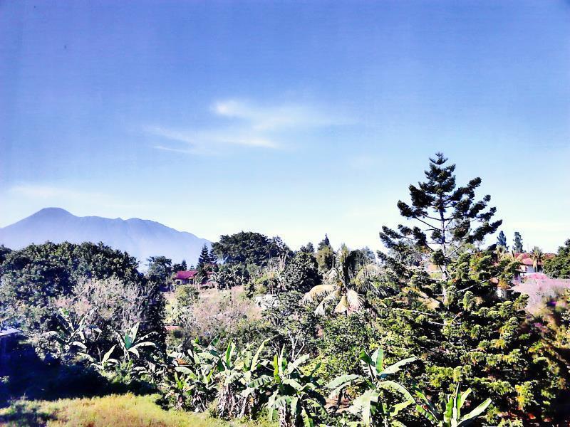 Aries Biru Resort Cisarua Exterior photo